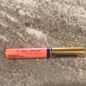 SeneGence LipSense moisturizing lip gloss